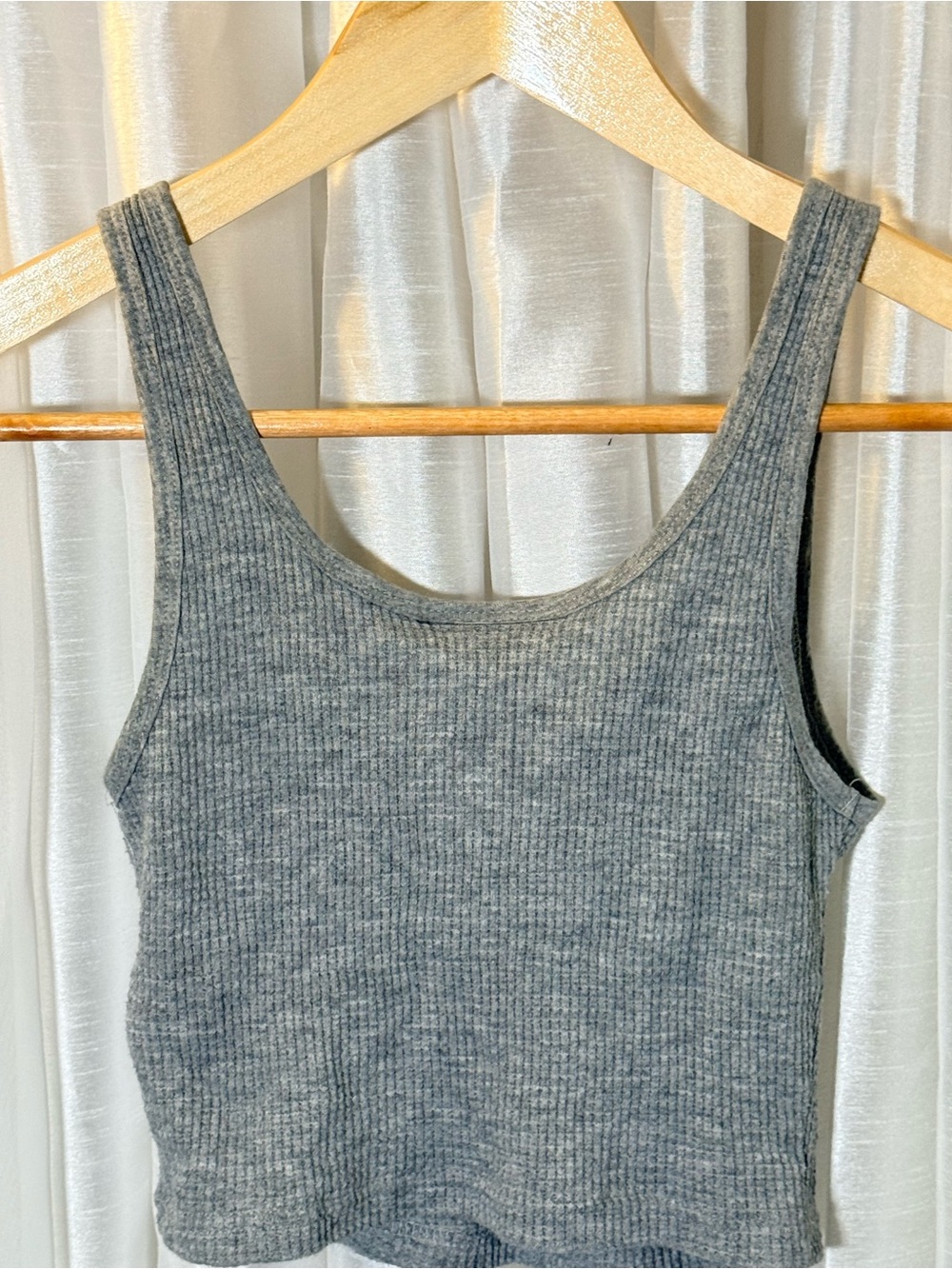 TNA Ribbed Grey V-Notch Tank - Picture 3 of 3